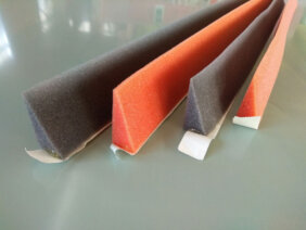 Уплотнитель самоклеющийся